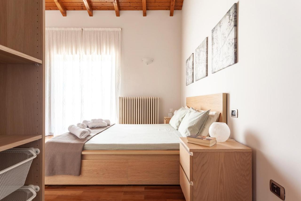 Apartment Misiadele Carnago Exterior photo