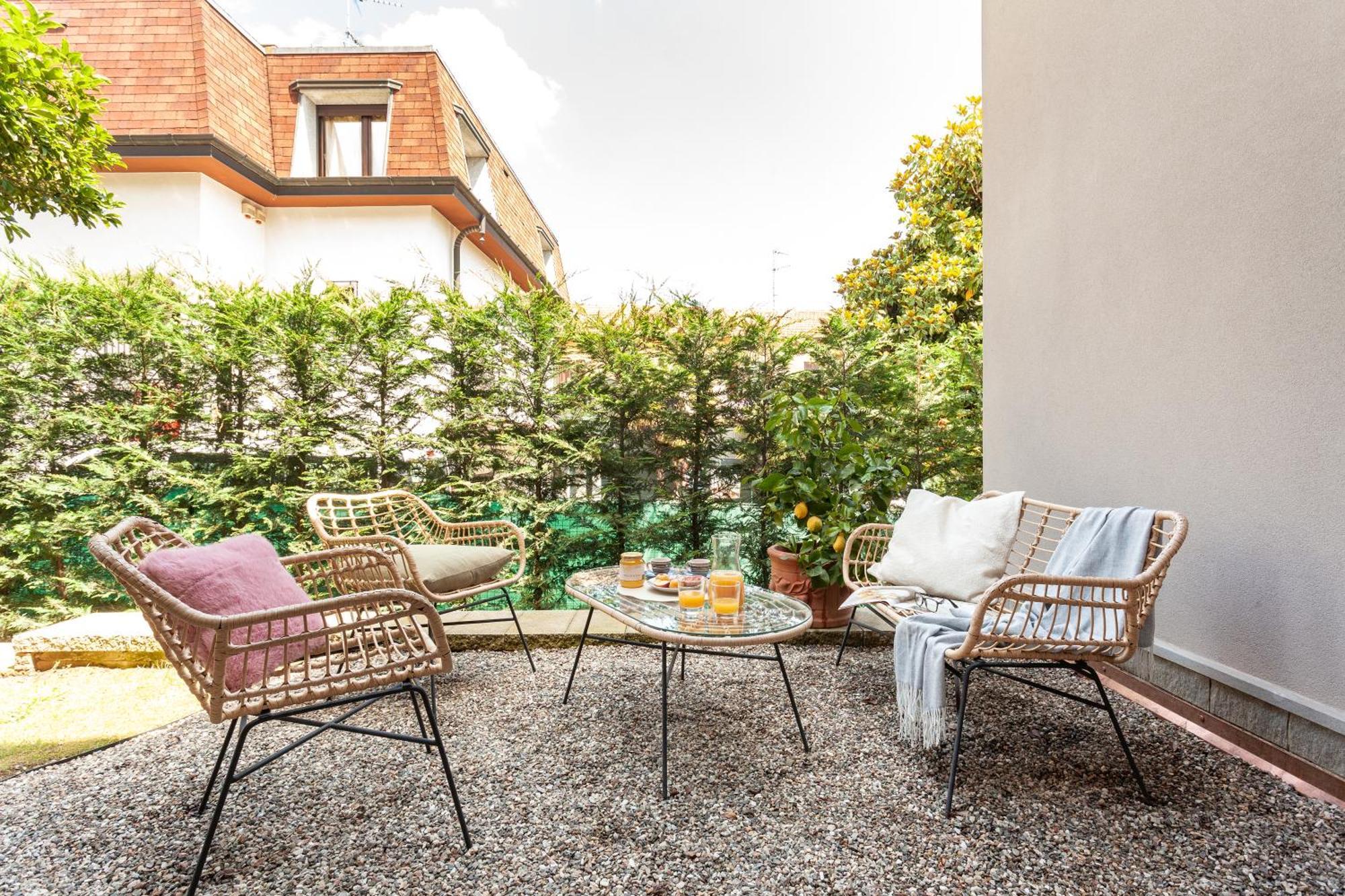 Apartment Misiadele Carnago Exterior photo